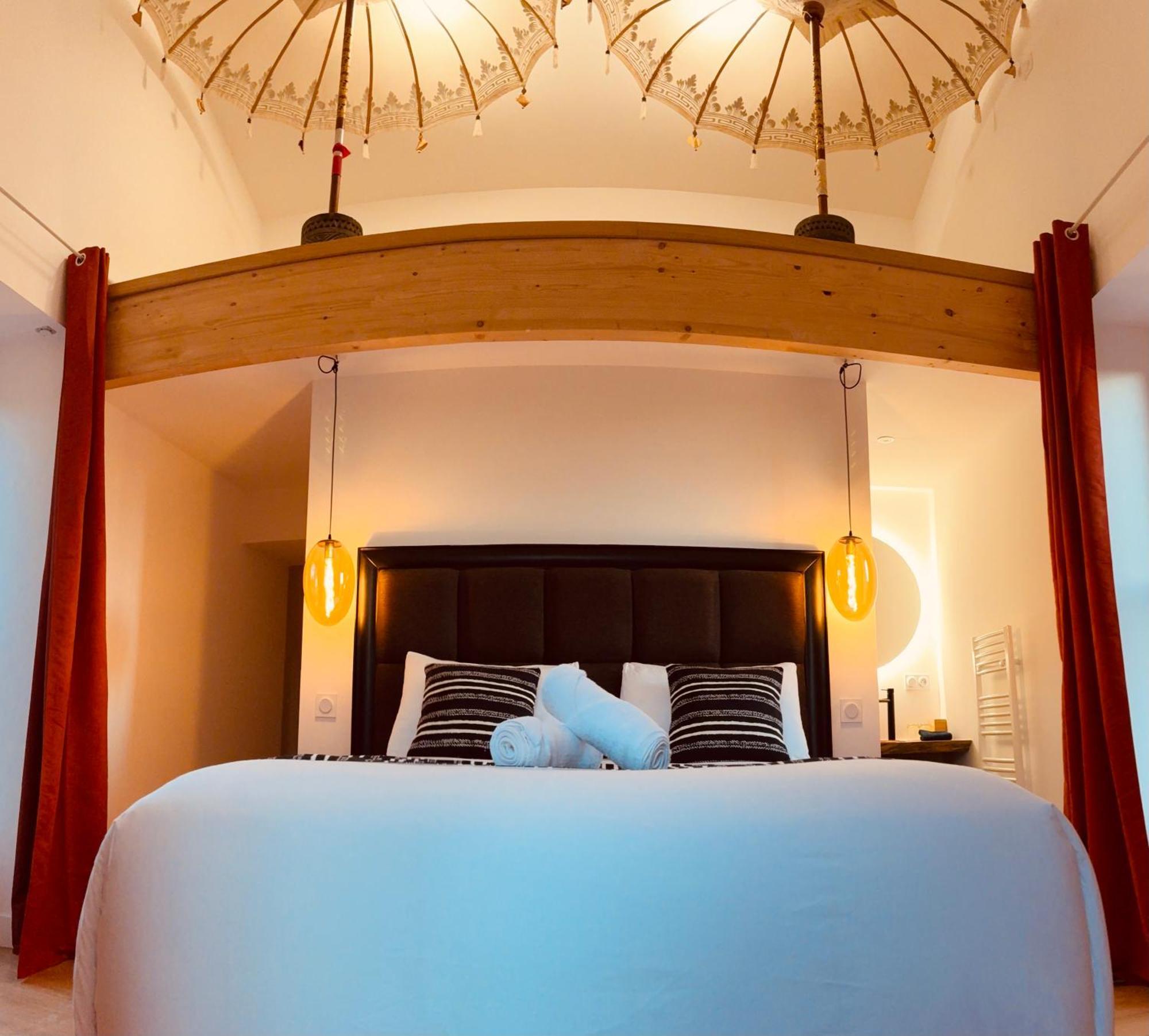 Chanverrie Le Moulin Du Guy, Proche Du Puy Dufou B&B 외부 사진