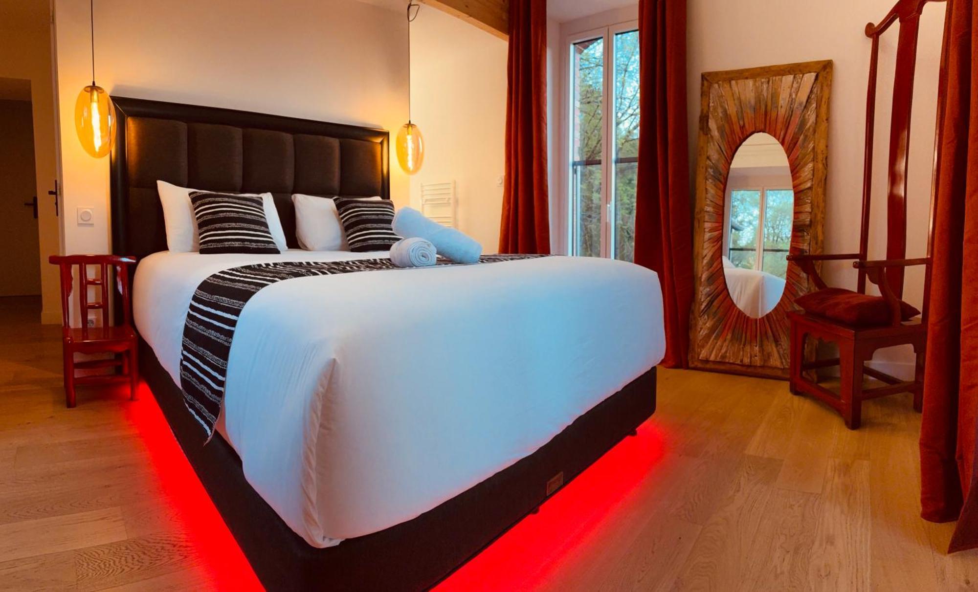 Chanverrie Le Moulin Du Guy, Proche Du Puy Dufou B&B 외부 사진