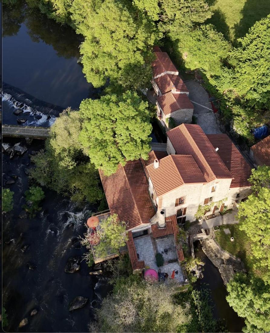 Chanverrie Le Moulin Du Guy, Proche Du Puy Dufou B&B 외부 사진